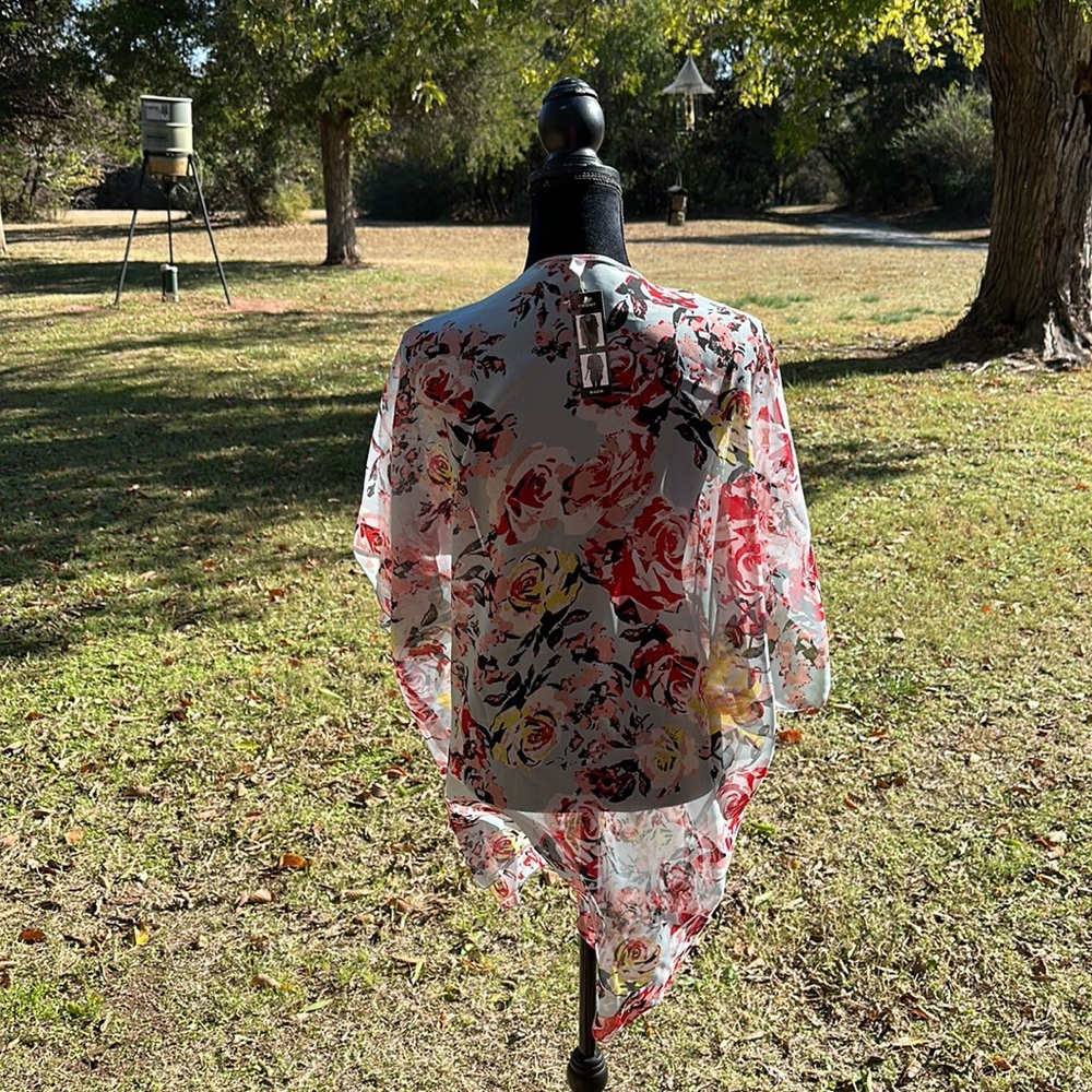 NWT kimono duster jacket sky blue floral 35” long, free size L-XL 60” new topper - Picture 14 of 14